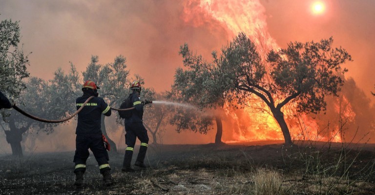 Κινητοποίηση της Πυροσβεστικής για φωτιές στη Λάρισα